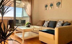 GATU Ático Parra, parking gratis, piscina común, terraza- Mayores de 25 años y familias